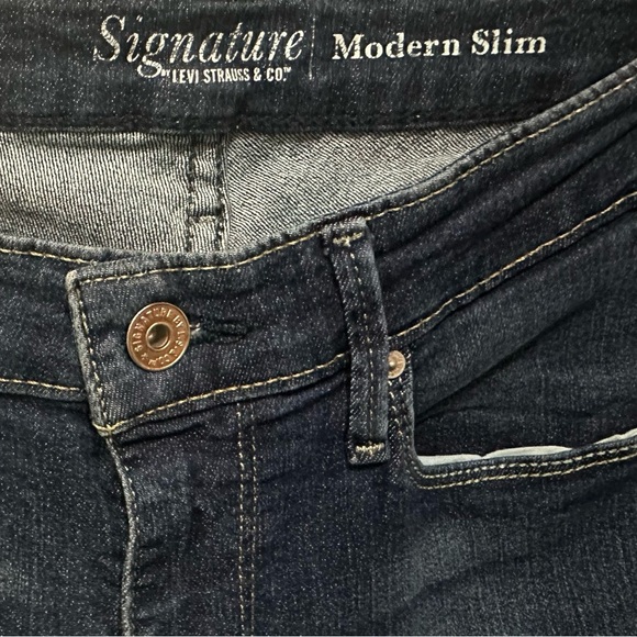 066 Levi's Strauss | EUC Modern Slim Women’s Denim Blue Jeans (size 10/ 30x32) - Picture 4 of 12